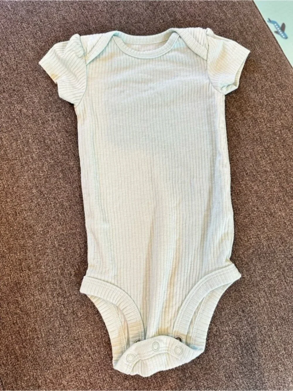 🤑EU Carter's Classic Ribbed Light Green Bodysuit Onesie🤑